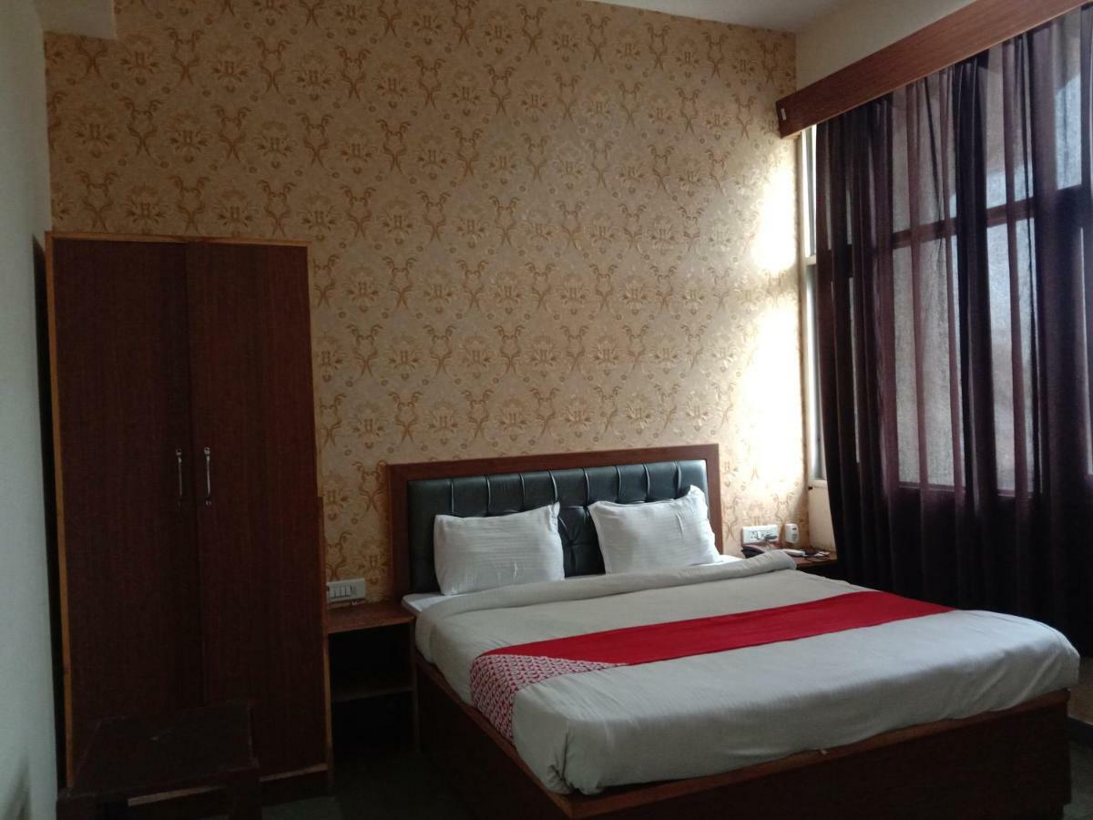 The Amsons Resorts Ludhiana Bagian luar foto